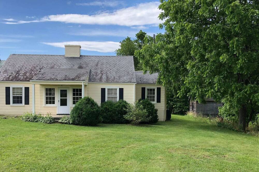 Photo of Outdoor in White Hall