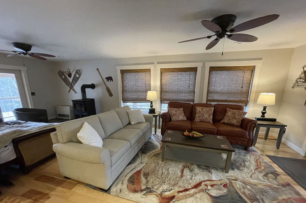 Photo of Livingroom in Flat Top