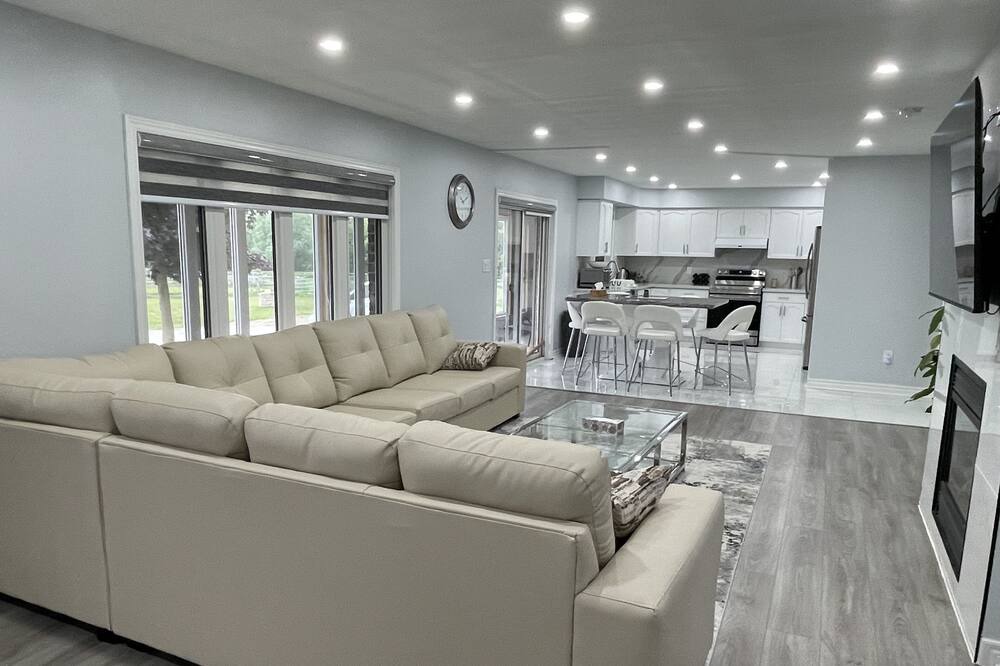 Photo of Livingroom in Acton