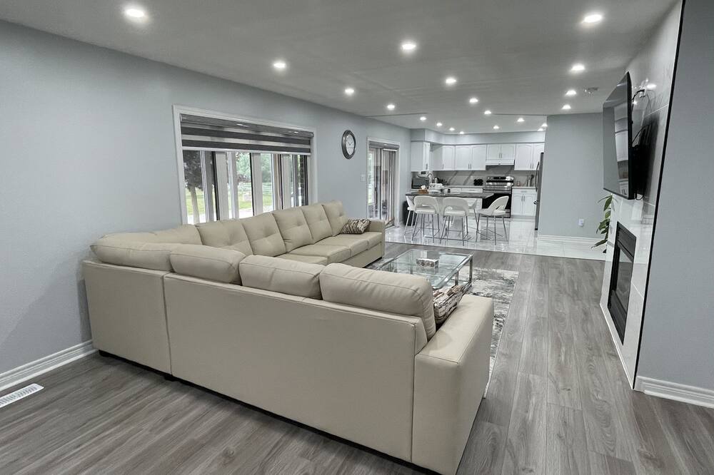 Photo of Livingroom in Acton