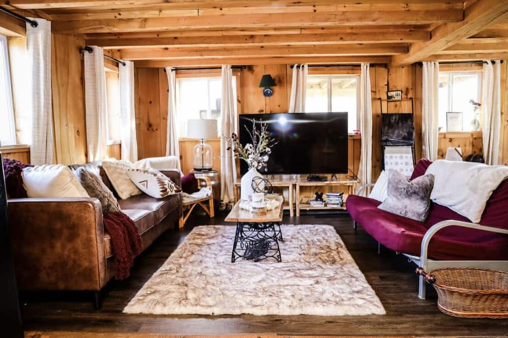 Photo of Livingroom in Kimball Lake Shores