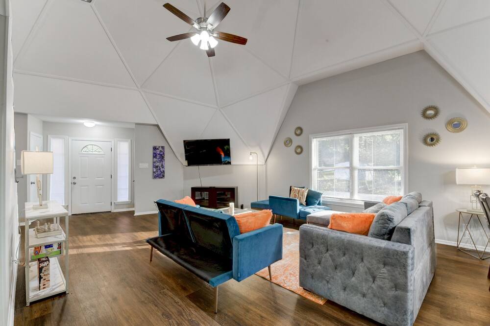 Photo of Livingroom in Montgomery