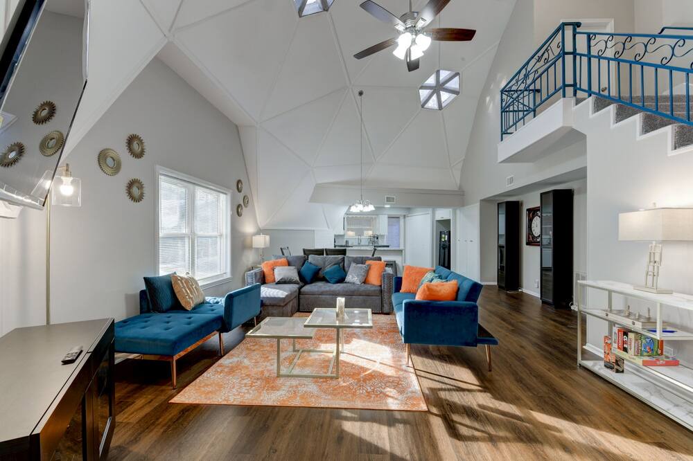 Photo of Livingroom in Montgomery