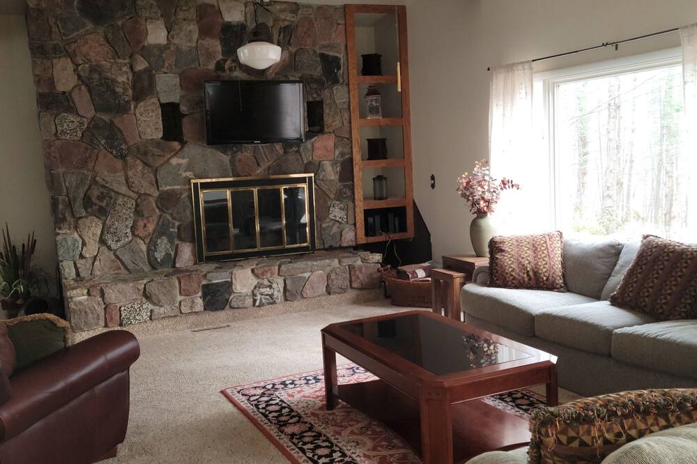 Photo of Livingroom in Farwell