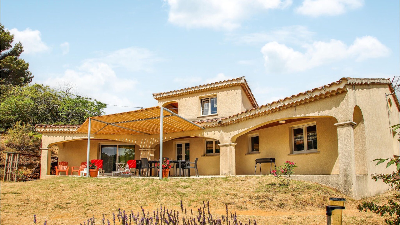 Photo of Outdoor in Saint-Julien-de-Peyrolas