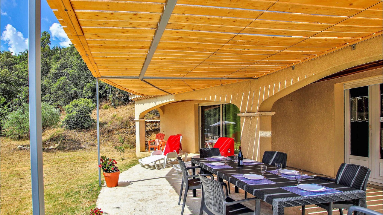 Photo of Outdoor in Saint-Julien-de-Peyrolas