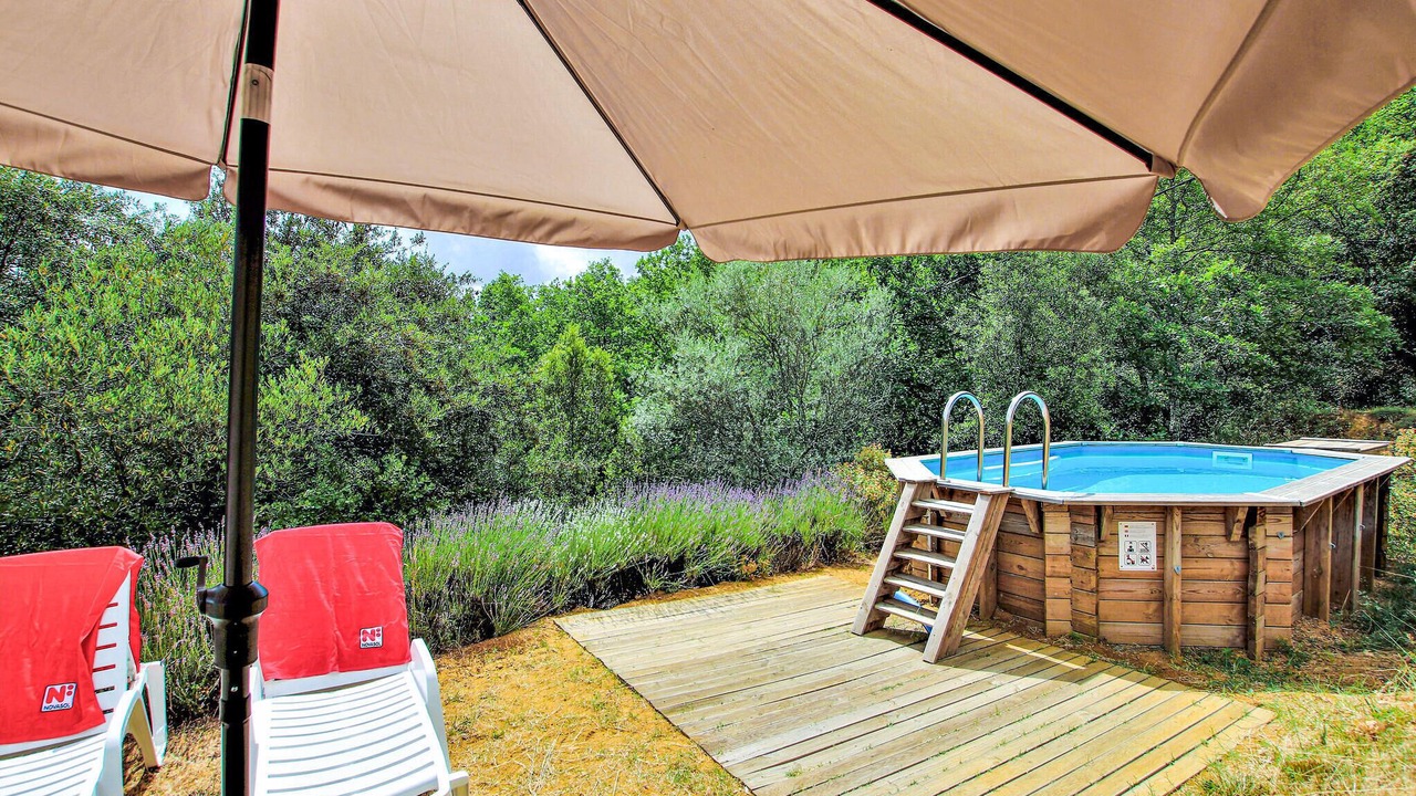 Photo of Outdoor in Saint-Julien-de-Peyrolas