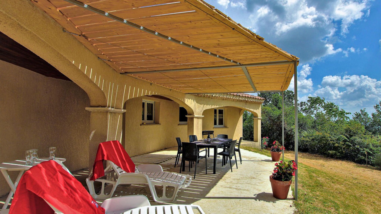Photo of Outdoor in Saint-Julien-de-Peyrolas