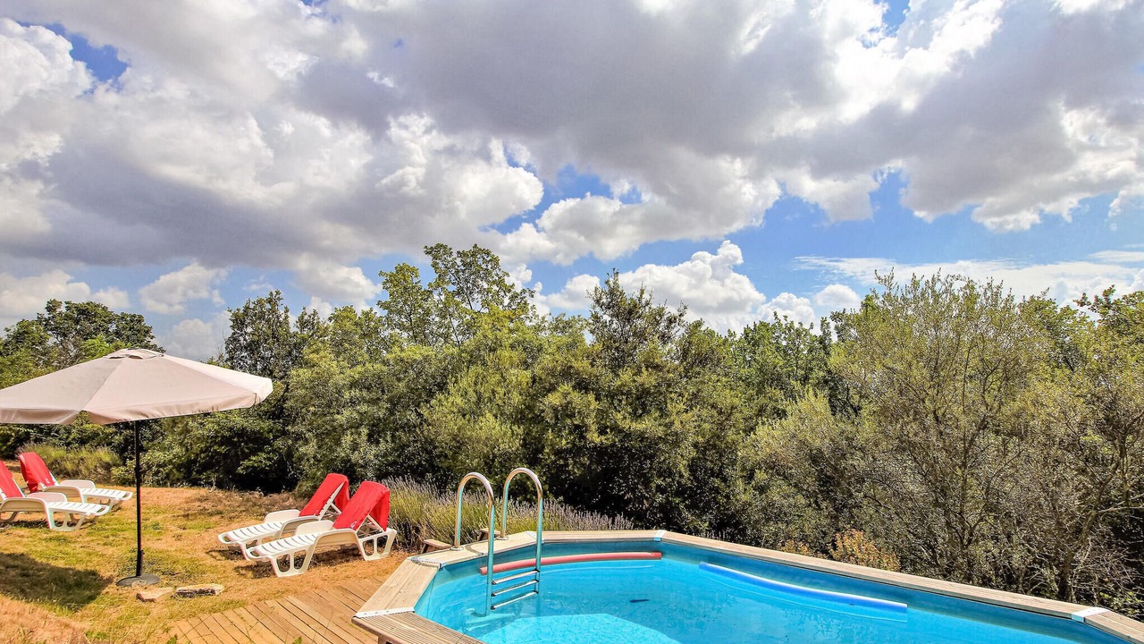 Photo of Outdoor in Saint-Julien-de-Peyrolas