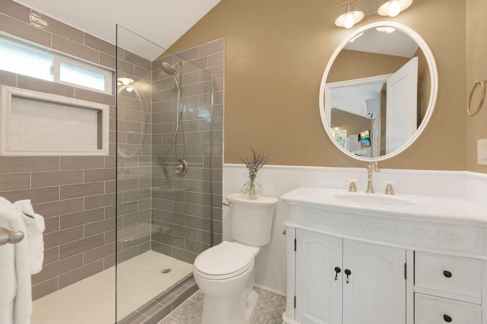 Photo of Bathroom in Pacific Heights