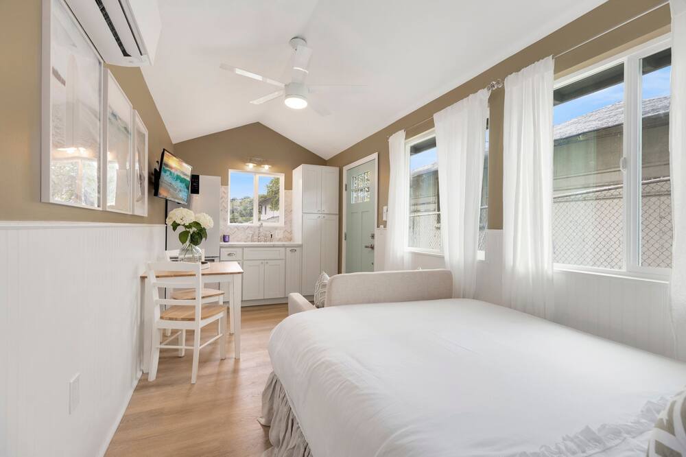 Photo of Bedroom in Pacific Heights