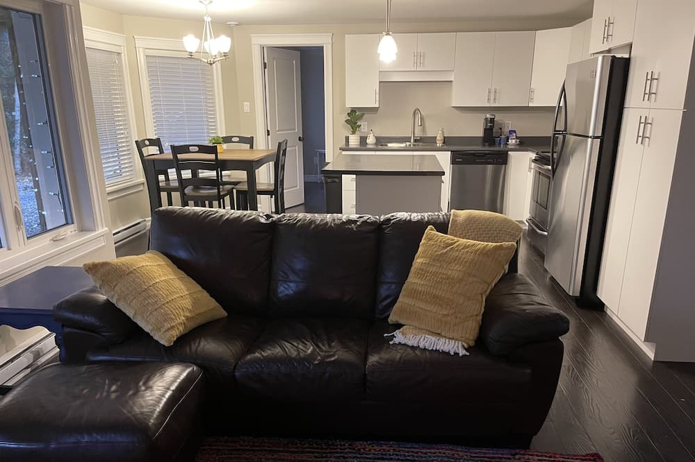 Photo of Livingroom in Grand Bay-Westfield