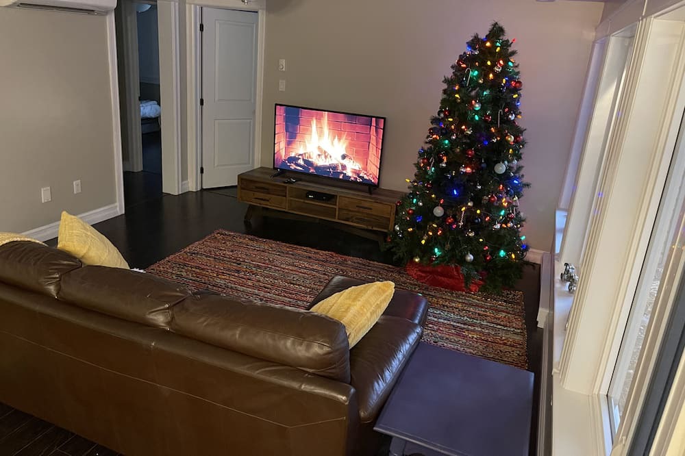 Photo of Livingroom in Grand Bay-Westfield