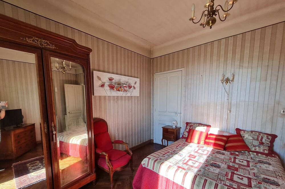Photo of Bedroom in La Valette-du-Var
