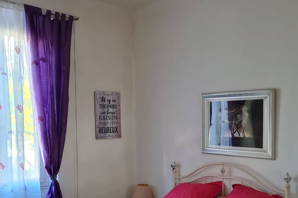 Photo of Bedroom in La Valette-du-Var