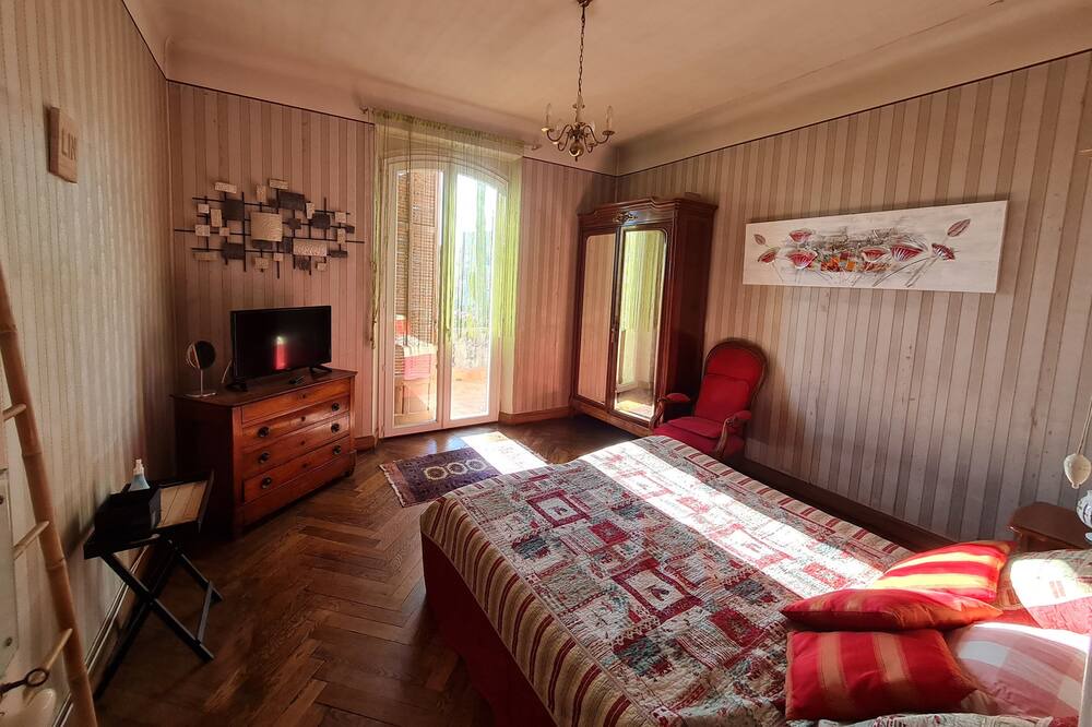 Photo of Bedroom in La Valette-du-Var