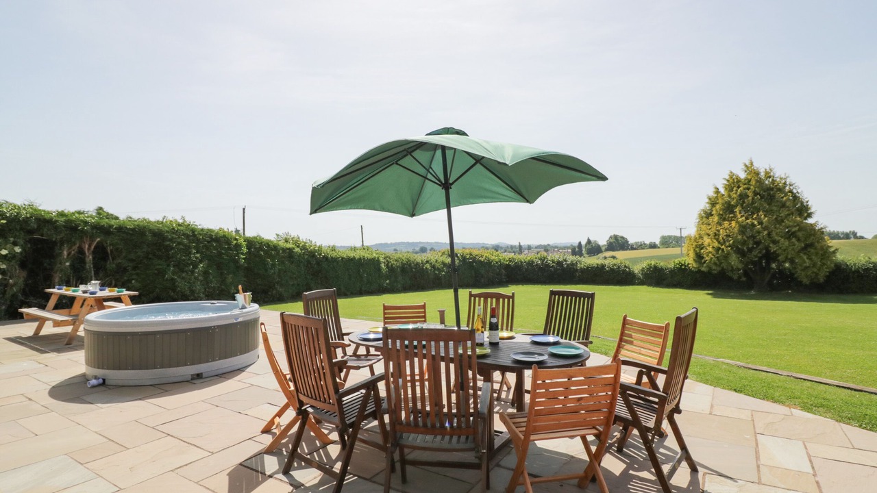 Photo of Others in Clows Top