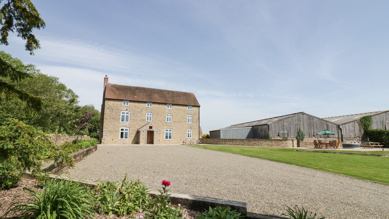 Photo of Others in Clows Top