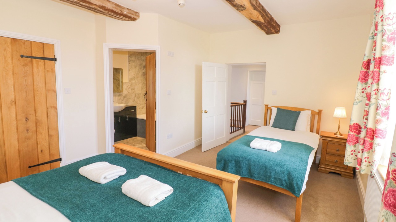 Photo of Others in Clows Top