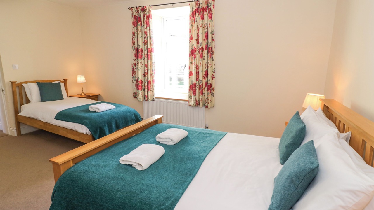 Photo of Others in Clows Top