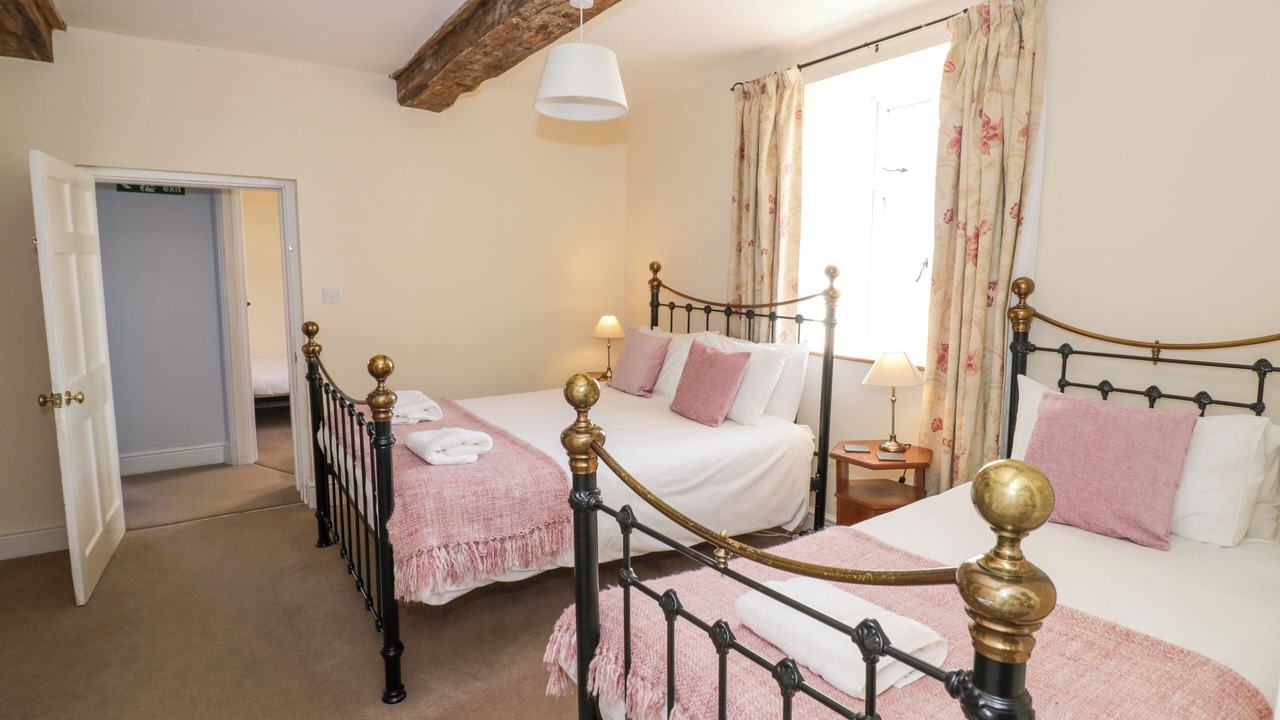 Photo of Others in Clows Top