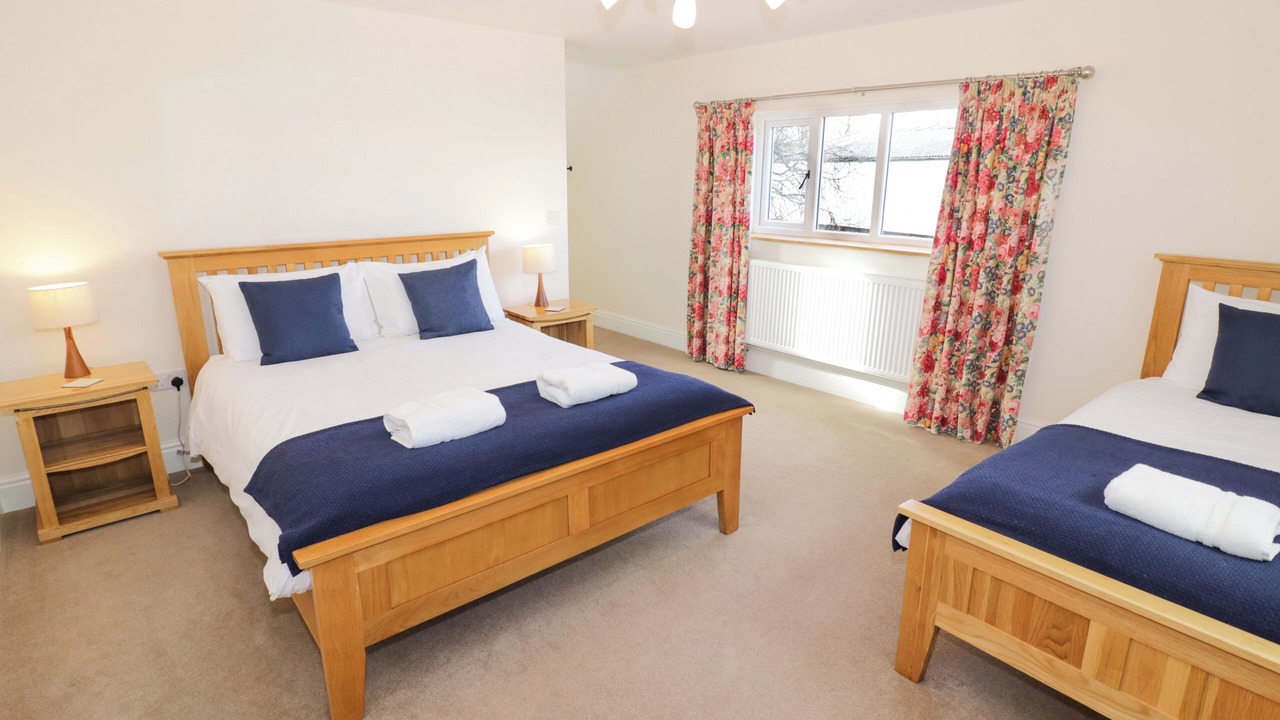 Photo of Others in Clows Top