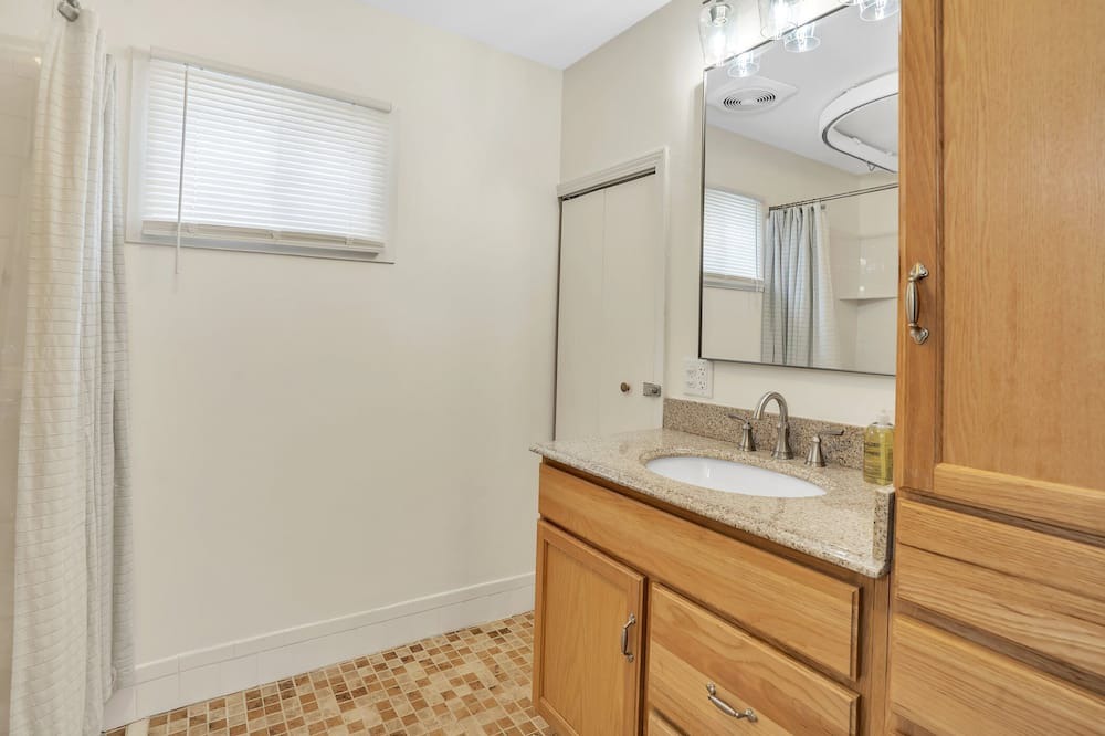 Photo of Bathroom in Lansing