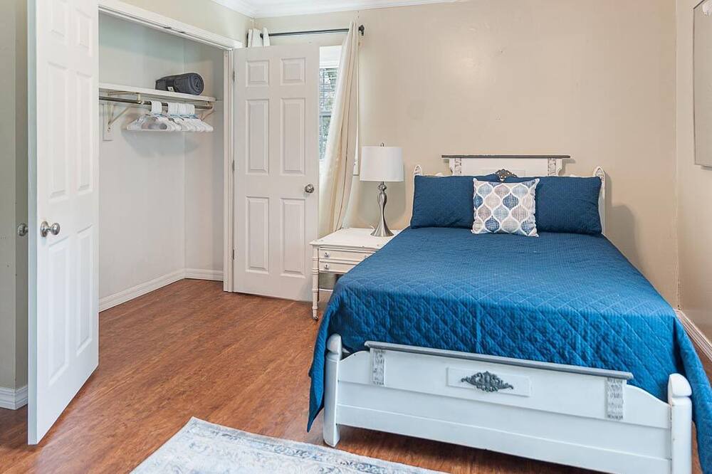 Photo of Bedroom in Grand Bay