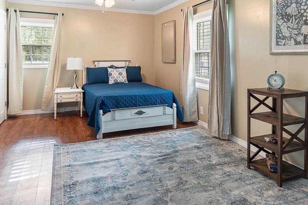 Photo of Bedroom in Grand Bay