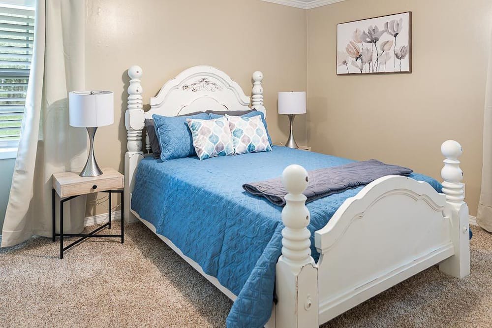 Photo of Bedroom in Grand Bay