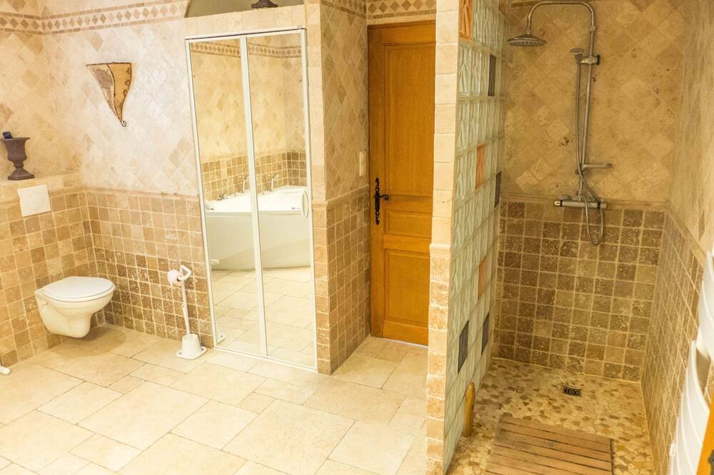 Photo of Bathroom in Salleles-d'Aude