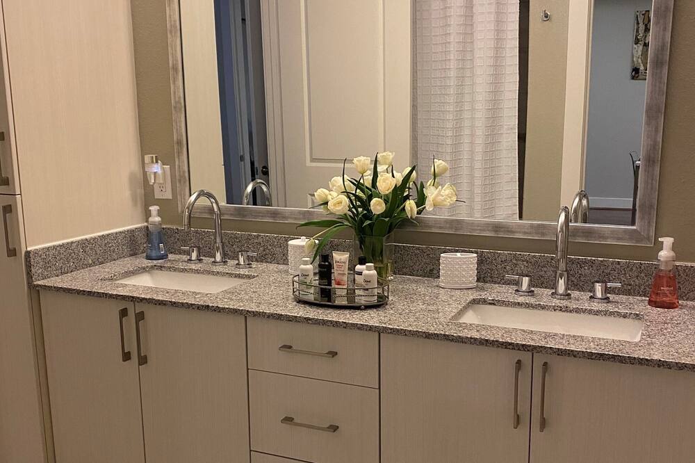 Photo of Bathroom in Memorial