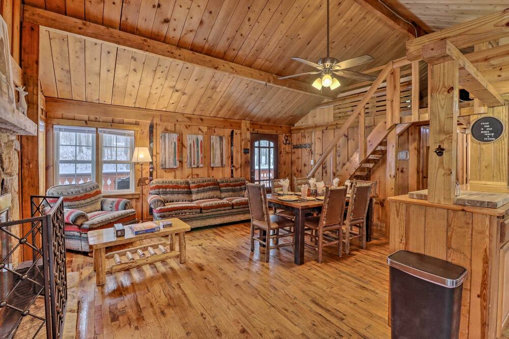 Photo of Bedroom in Hickory Hills