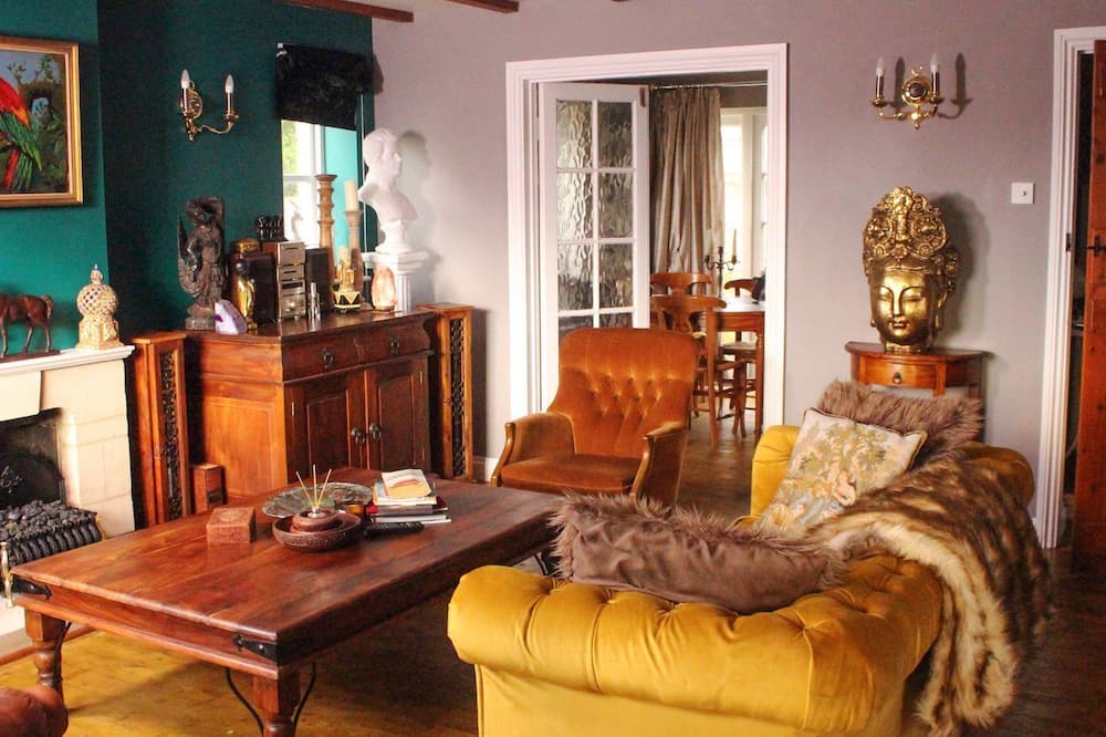 Photo of Livingroom in Upton St. Leonards