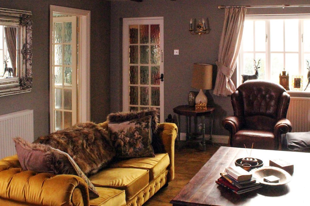 Photo of Livingroom in Upton St. Leonards