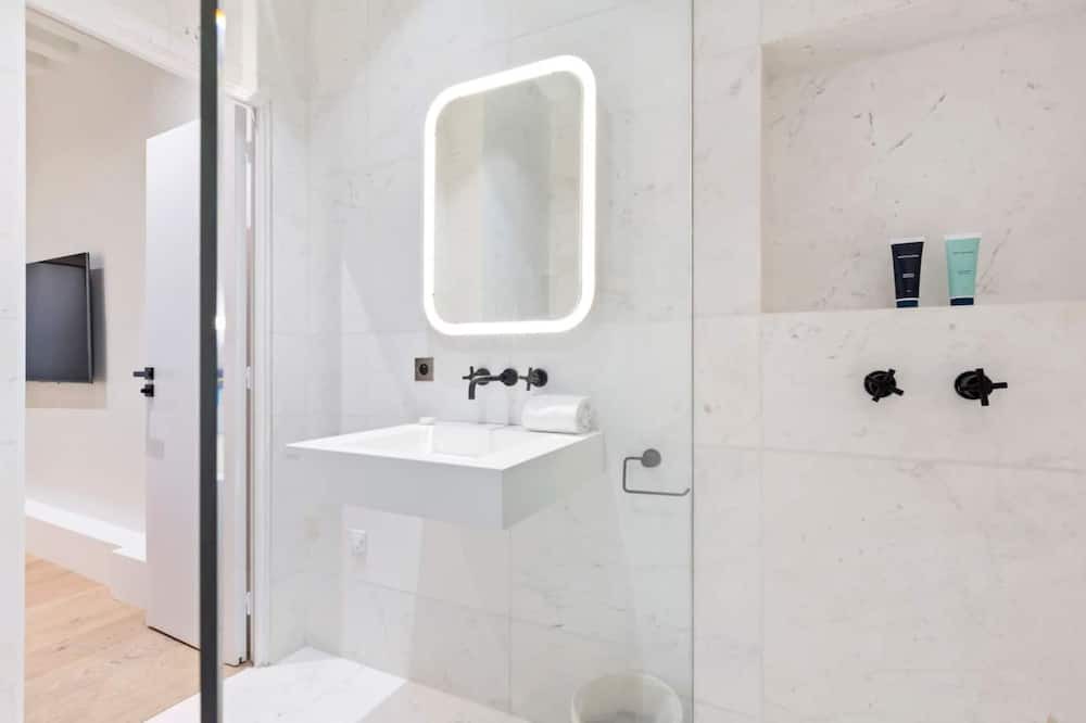 Photo of Bathroom in Gaillon