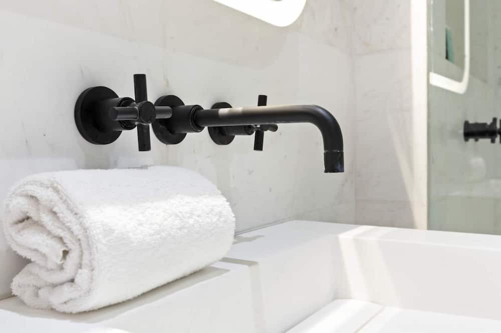 Photo of Bathroom in Gaillon