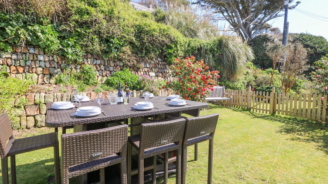 Photo of Others in Praa Sands