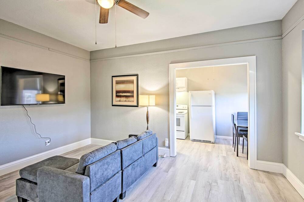 Photo of Livingroom in Enid