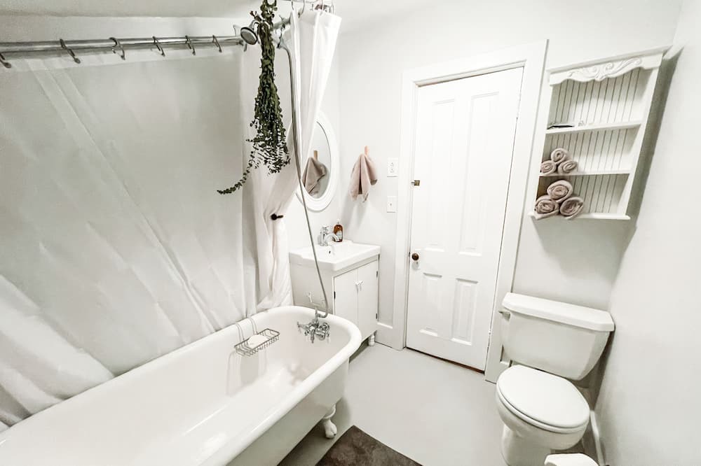 Photo of Bathroom in Marion