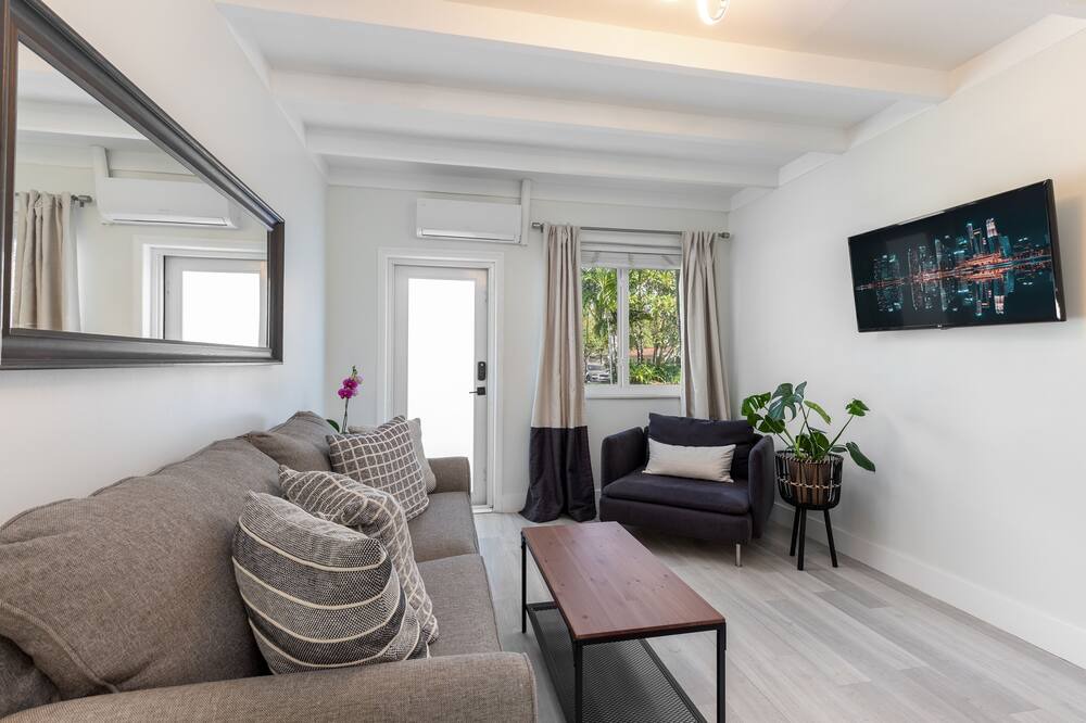 Photo of Livingroom in Colee Hammock