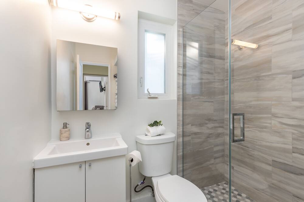 Photo of Bathroom in Colee Hammock