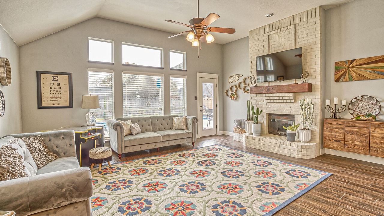 Photo of Livingroom in North Richland Hills