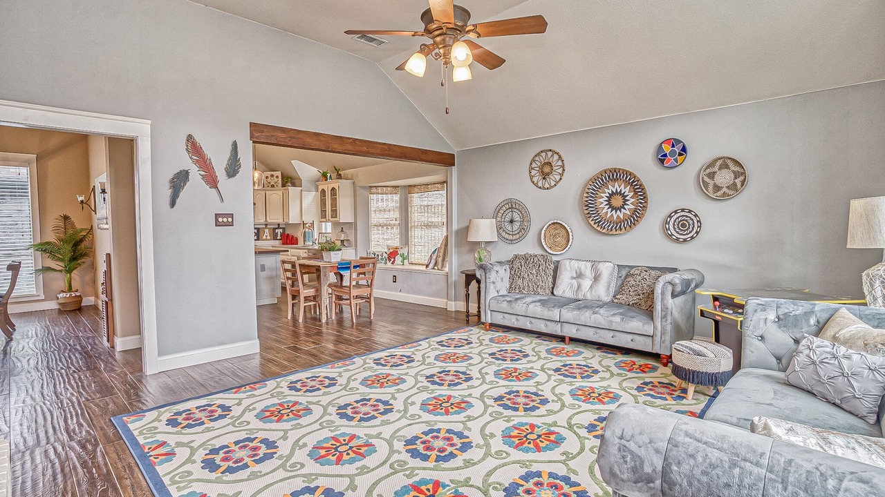 Photo of Livingroom in North Richland Hills