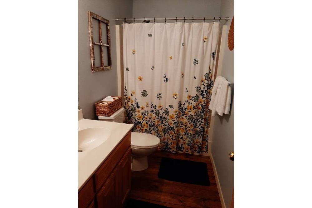Photo of Bathroom in Holly Lake Ranch