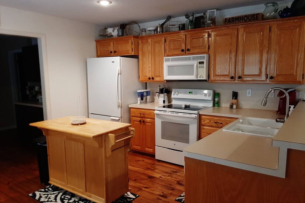 Photo of Kitchen in Holly Lake Ranch