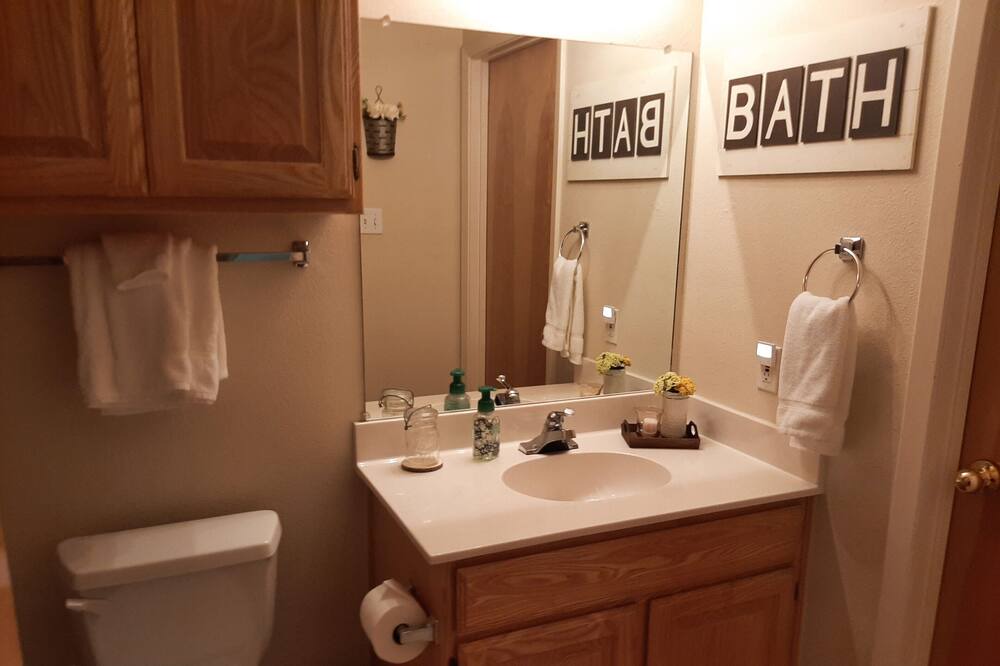 Photo of Bathroom in Holly Lake Ranch