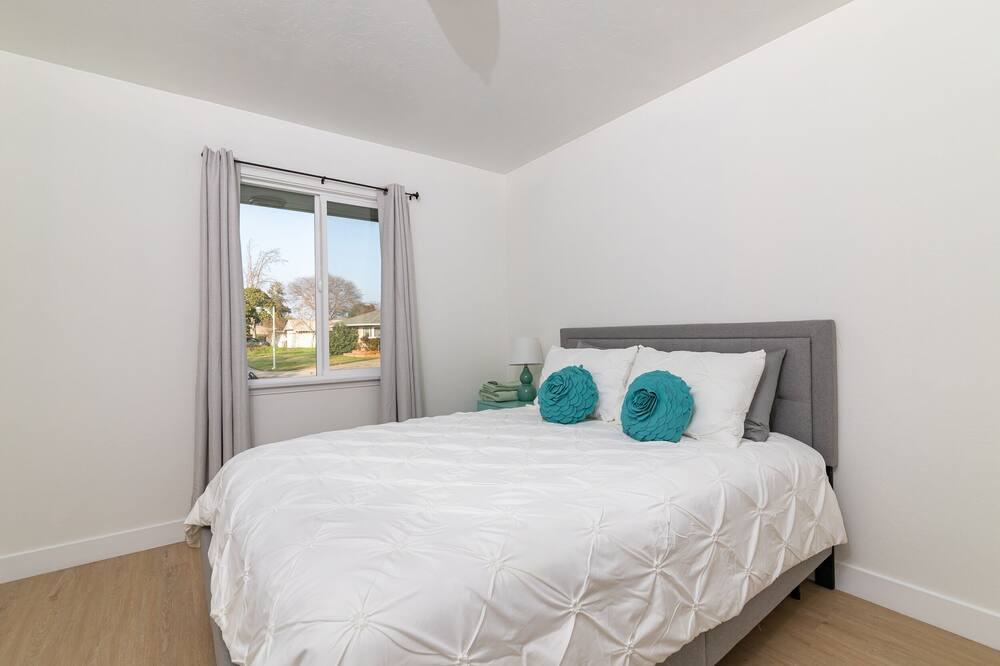 Photo of Bedroom in Southwestern Sacramento