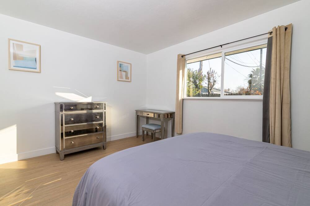 Photo of Bedroom in Southwestern Sacramento