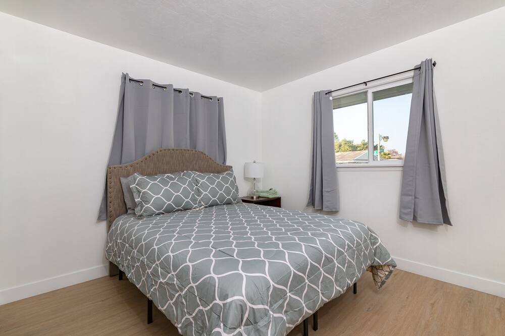 Photo of Bedroom in Southwestern Sacramento